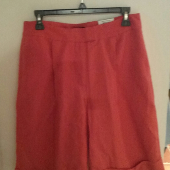 Women's Shorts - Picture 1 of 4